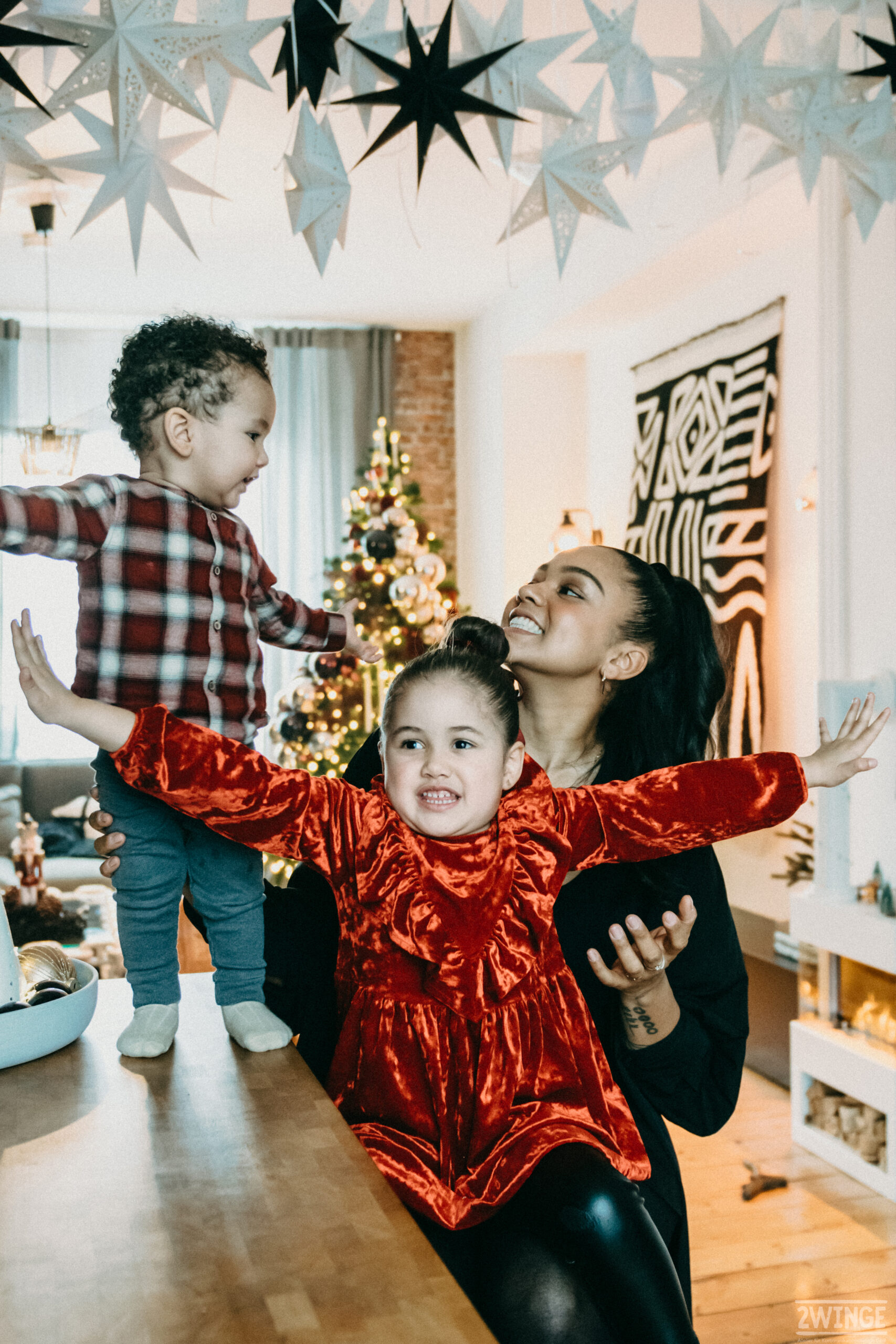 Babyfotos-Familienfotografie-Bochum Familienfotos Mutterschaft Homestory Familienfotografin NRW Fotos mit Kindern Kinderfotografie